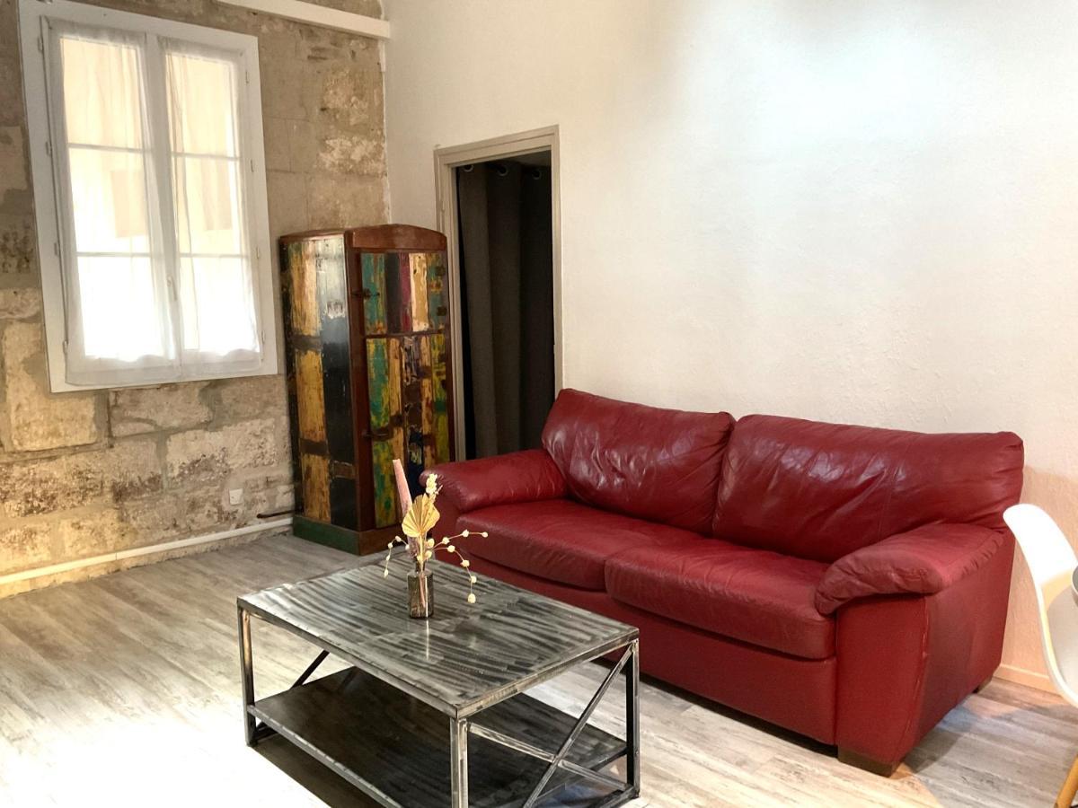 Place Aux Herbes Appartement Nîmes Buitenkant foto