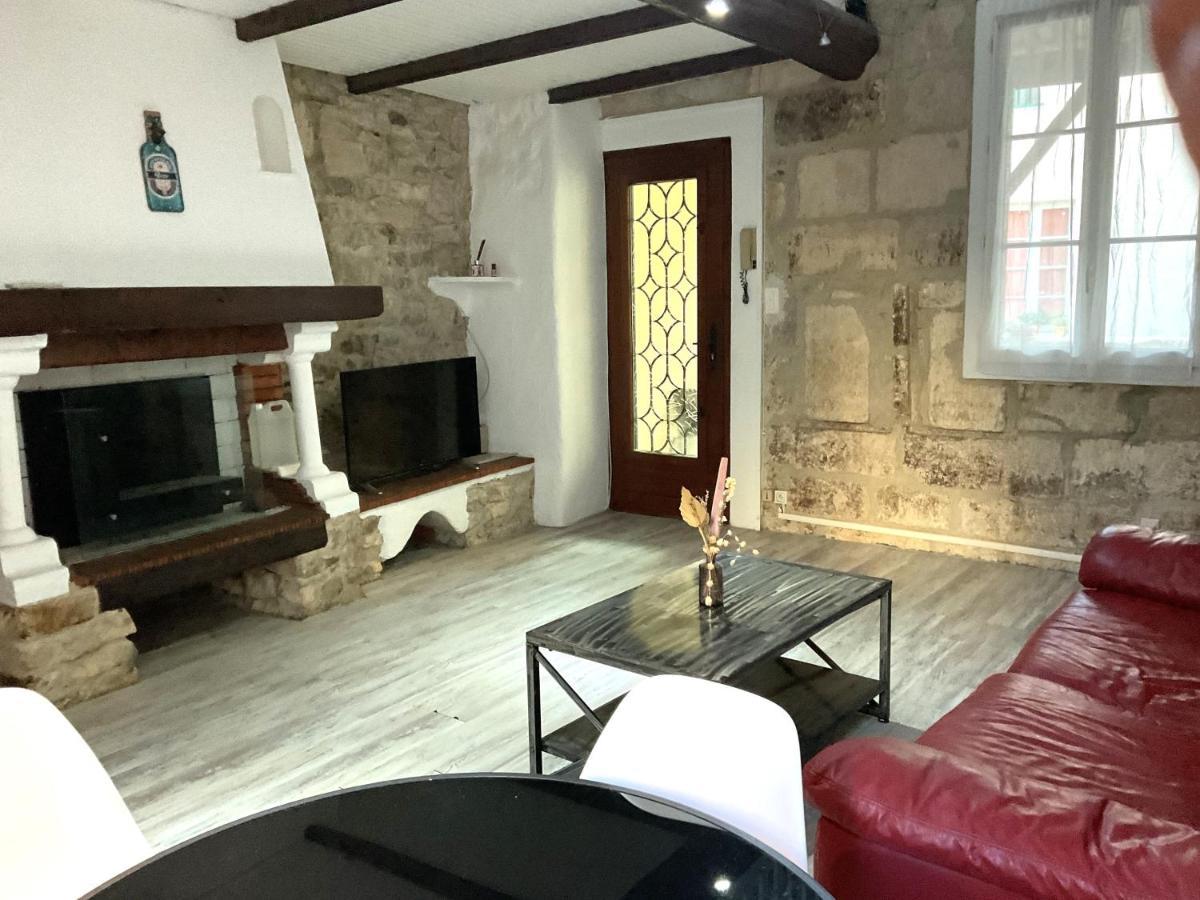 Place Aux Herbes Appartement Nîmes Buitenkant foto