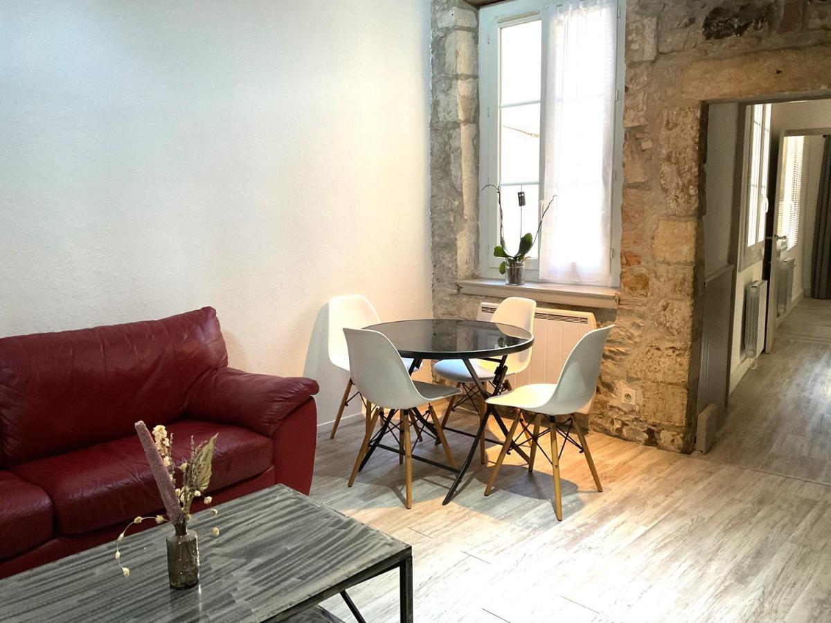Place Aux Herbes Appartement Nîmes Buitenkant foto