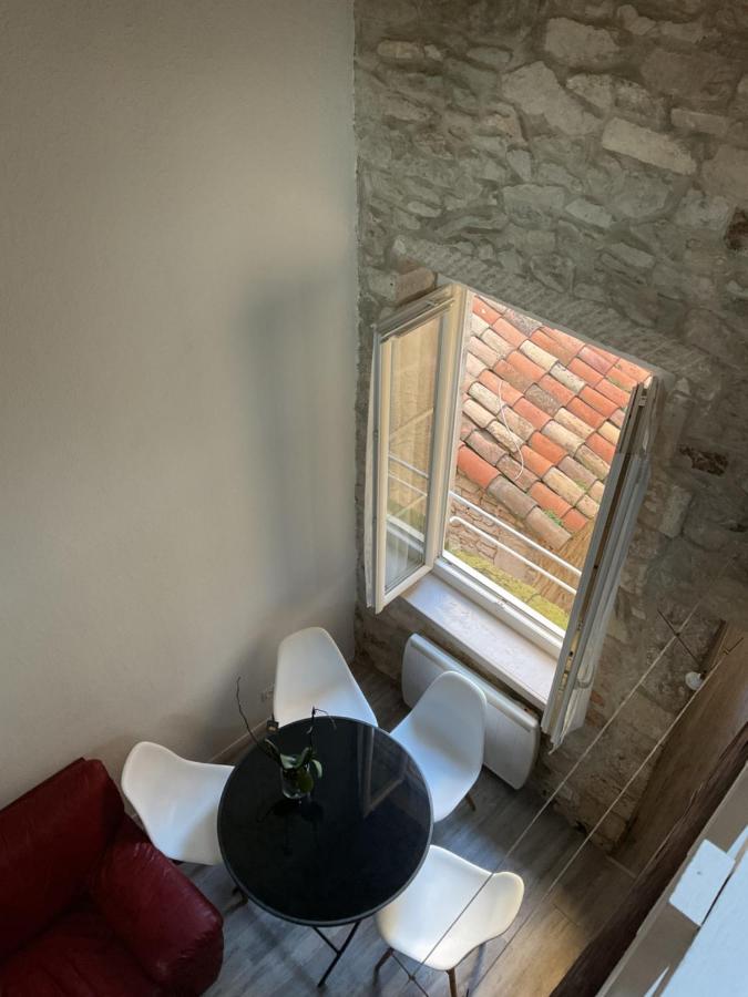Place Aux Herbes Appartement Nîmes Buitenkant foto