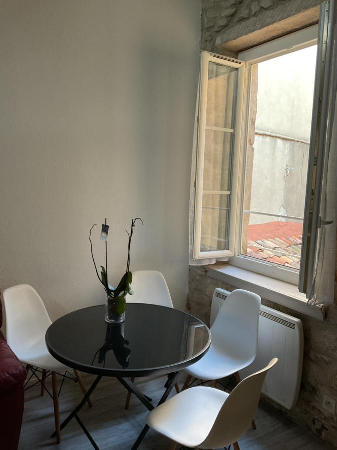 Place Aux Herbes Appartement Nîmes Buitenkant foto
