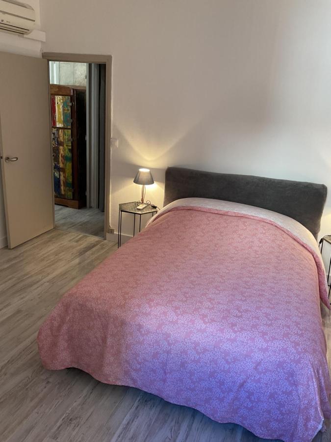 Place Aux Herbes Appartement Nîmes Buitenkant foto