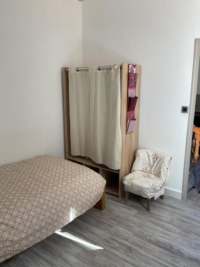 Place Aux Herbes Appartement Nîmes Buitenkant foto