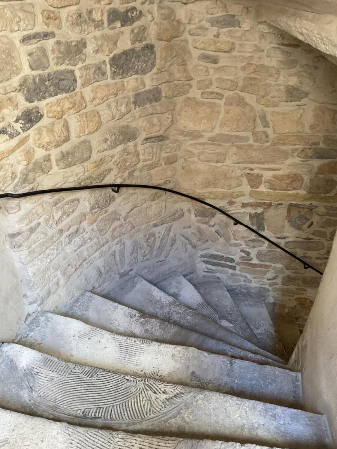Place Aux Herbes Appartement Nîmes Buitenkant foto