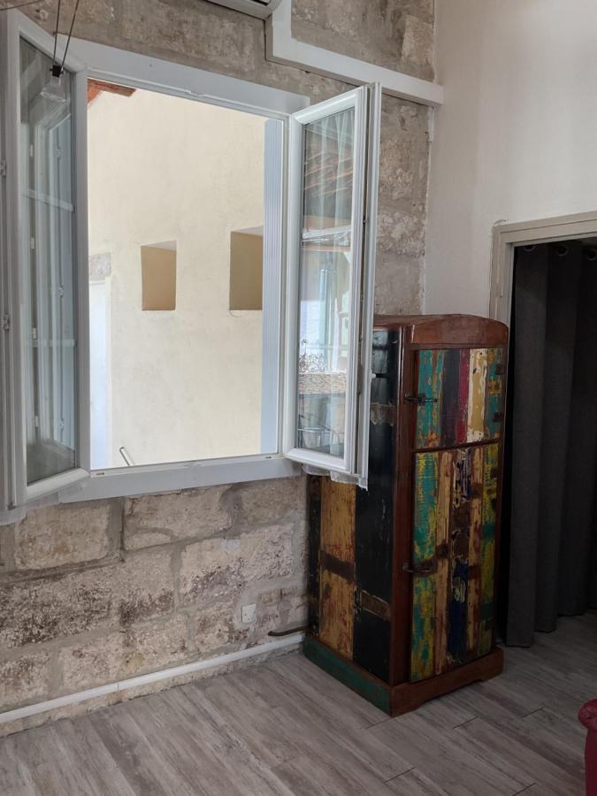 Place Aux Herbes Appartement Nîmes Buitenkant foto
