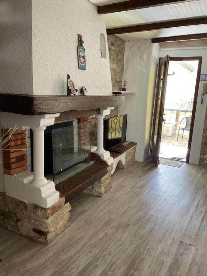 Place Aux Herbes Appartement Nîmes Buitenkant foto