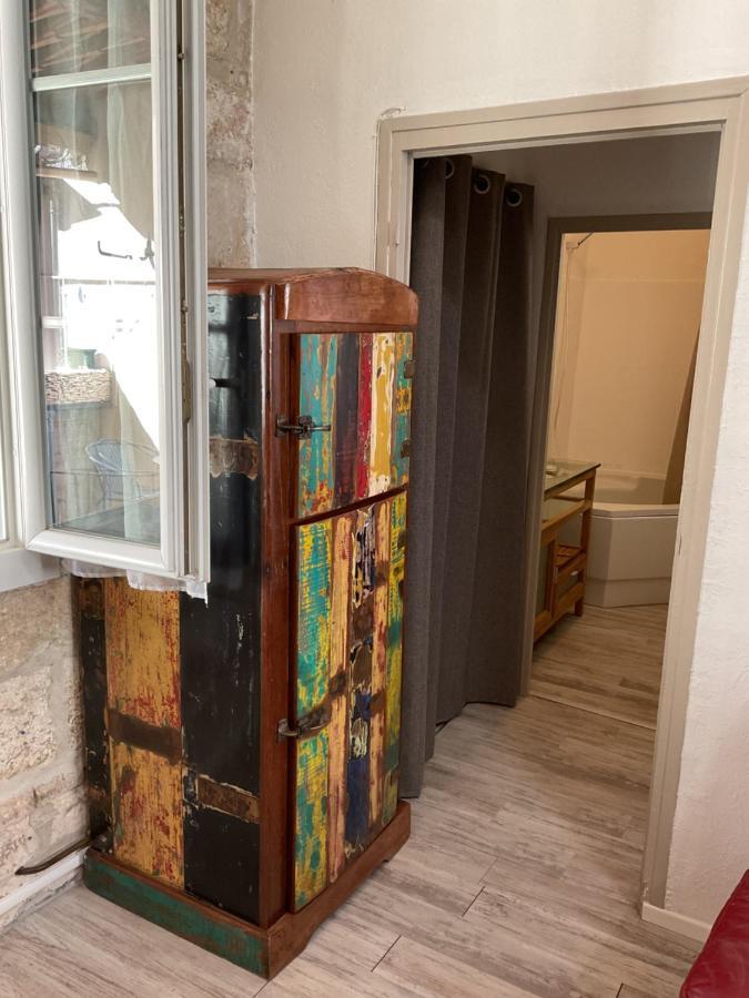 Place Aux Herbes Appartement Nîmes Buitenkant foto