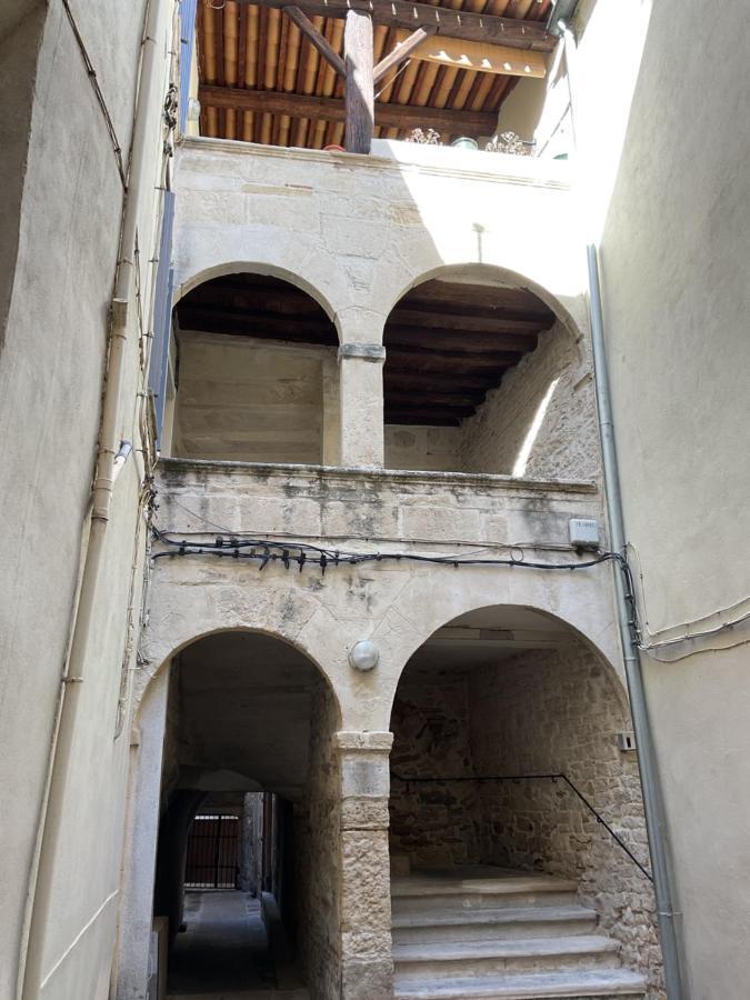 Place Aux Herbes Appartement Nîmes Buitenkant foto