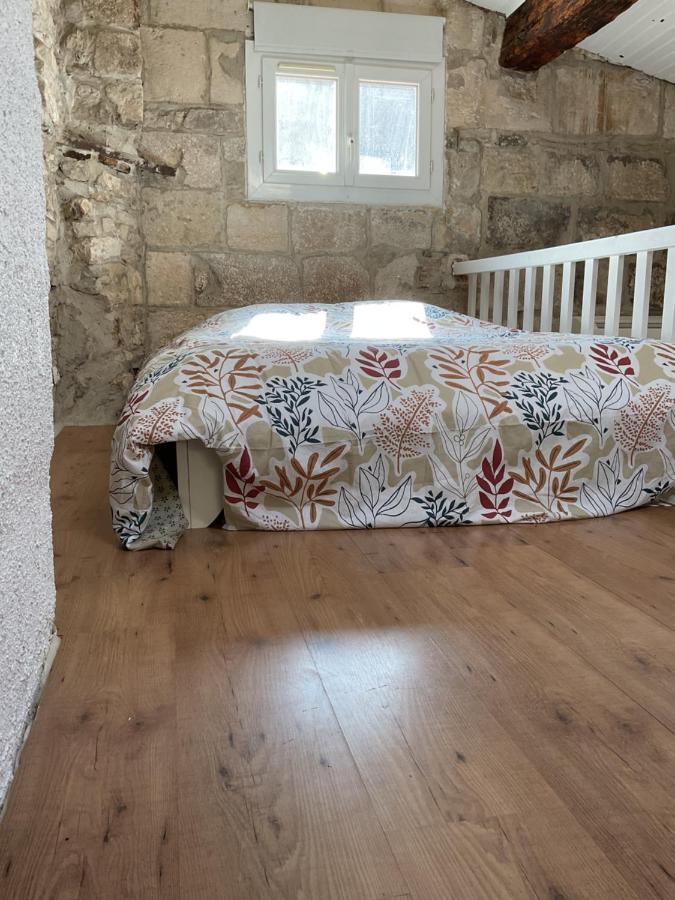 Place Aux Herbes Appartement Nîmes Buitenkant foto